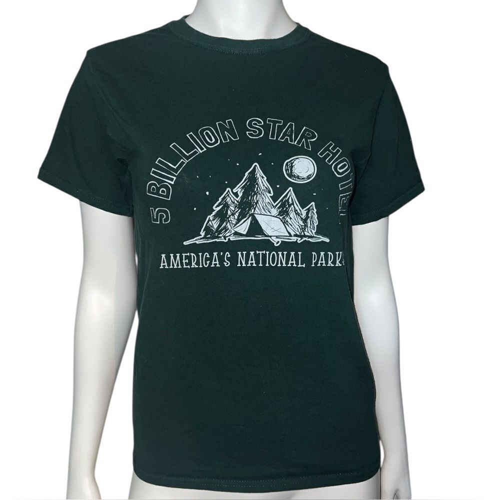 National Parks Five Billion Star Hotel T-Shirt Forest Green Small EUC
